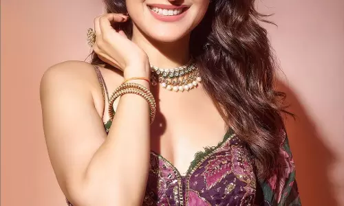 Pragya Jaiswal All Dressed Up in Festive Look