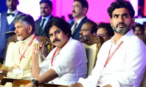 విశాఖ సాగర తీరంలో ఆ ముగ్గురూ..!