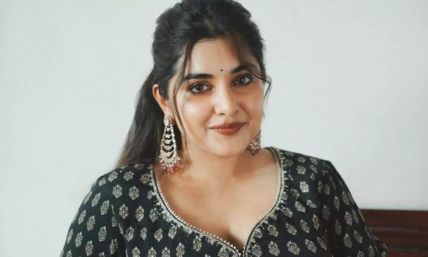 మ‌ల్లూ బ్యూటీ కొత్త లుక్ ఊహించ‌లేదే