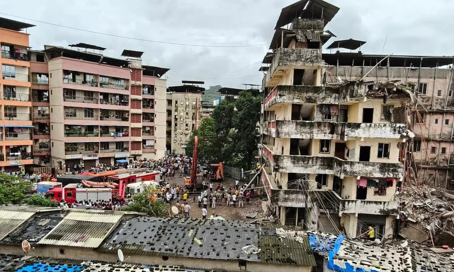 అర్థరాత్రి పుట్టినరోజు వేడుకలు.. వేడుకల వేళ కూలిన భవనం 17 మంది మృతి అర్థరాత్రి పుట్టినరోజు వేడుకలు.. వేడుకల వేళ కూలిన భవనం 17 మంది మృతి