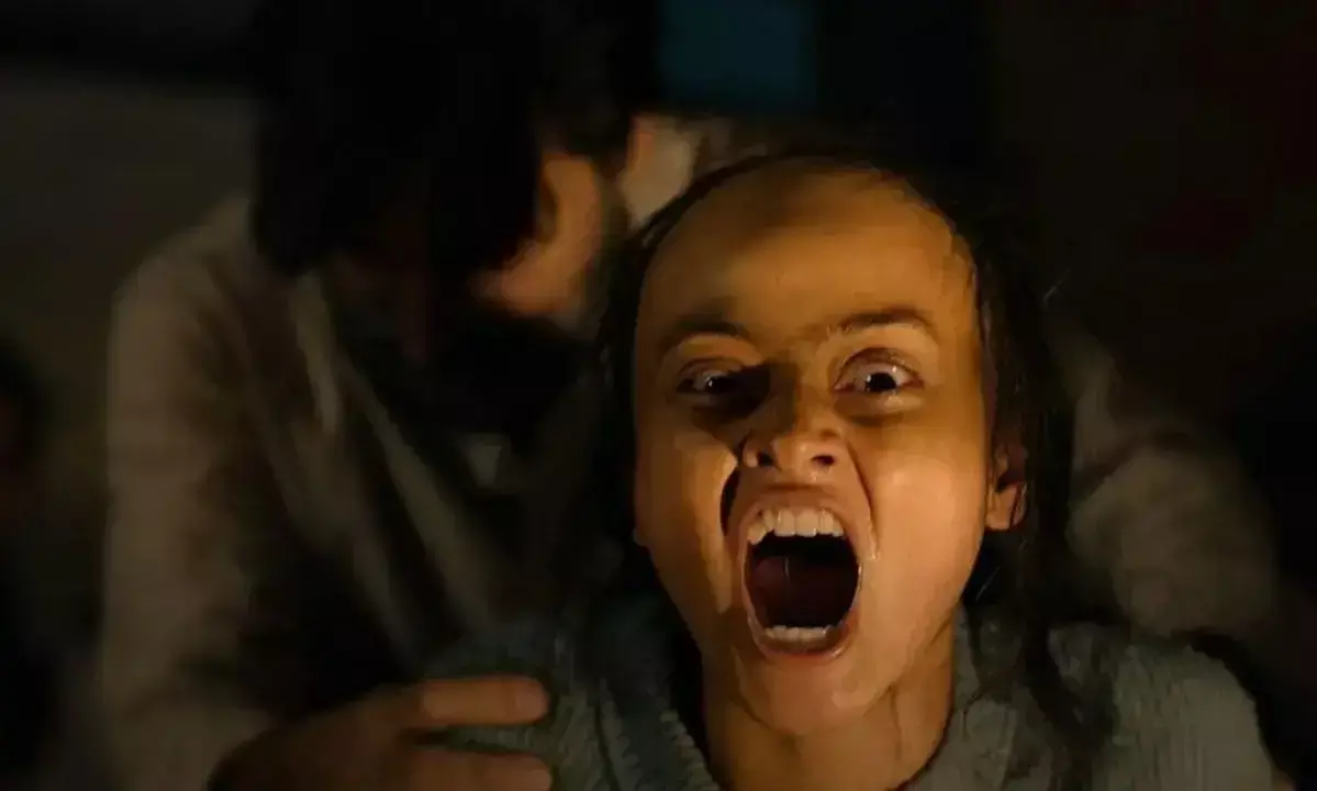 స్కూల్ పిల్లలలో హద్దు మీరిన హింస.. ఒళ్ళు గగుర్పొడిచే దృశ్యాలతో!