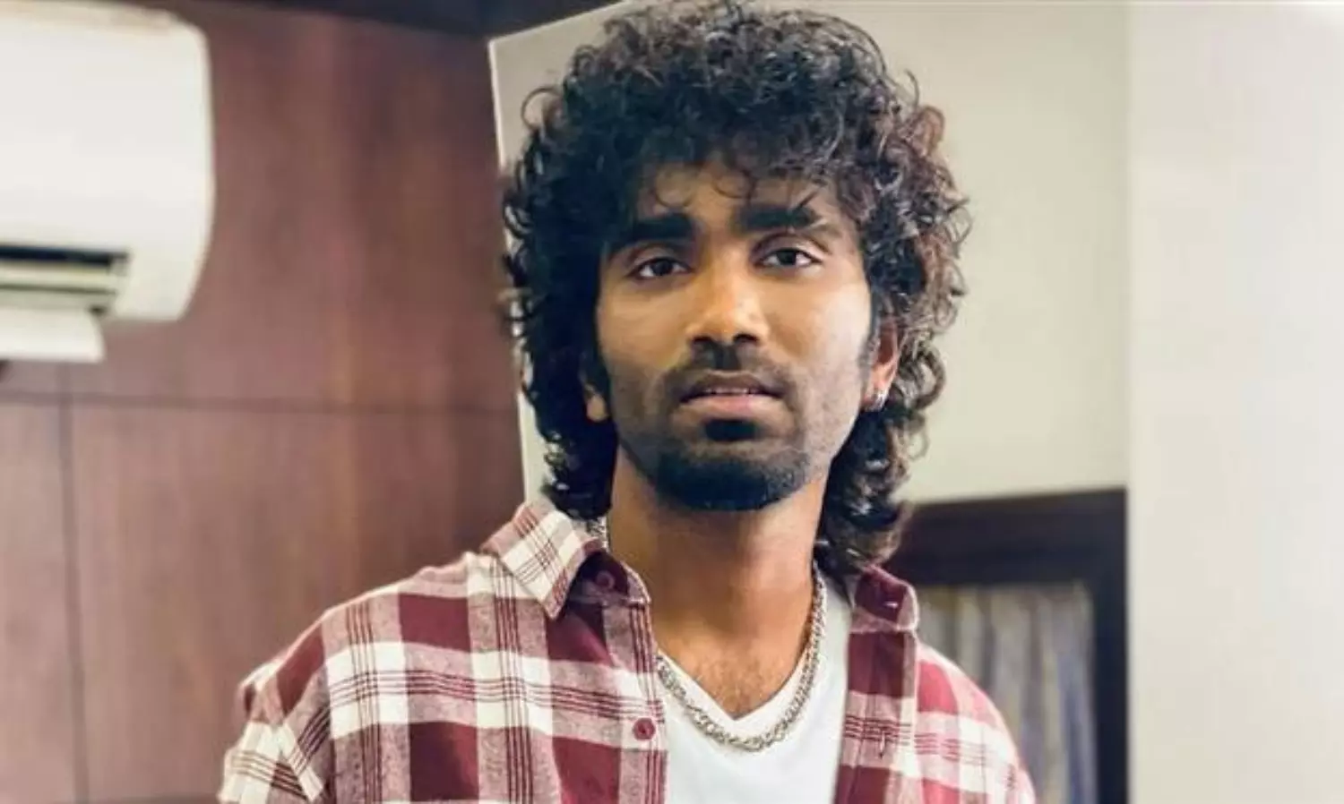 అంతటి రికార్డ్‌ వద్దంటున్న కుర్ర హీరో..!