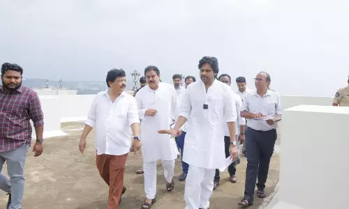 రుషికొండపై పవన్.. అప్పటికి.. ఇప్పటికి ఎంత తేడా?