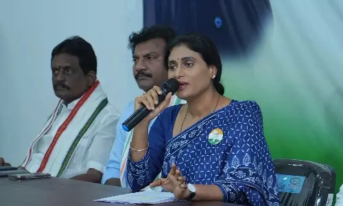జ‌గ‌న్ కంటే చంద్ర‌బాబు వంద‌రెట్లు న‌యం: ష‌ర్మిల