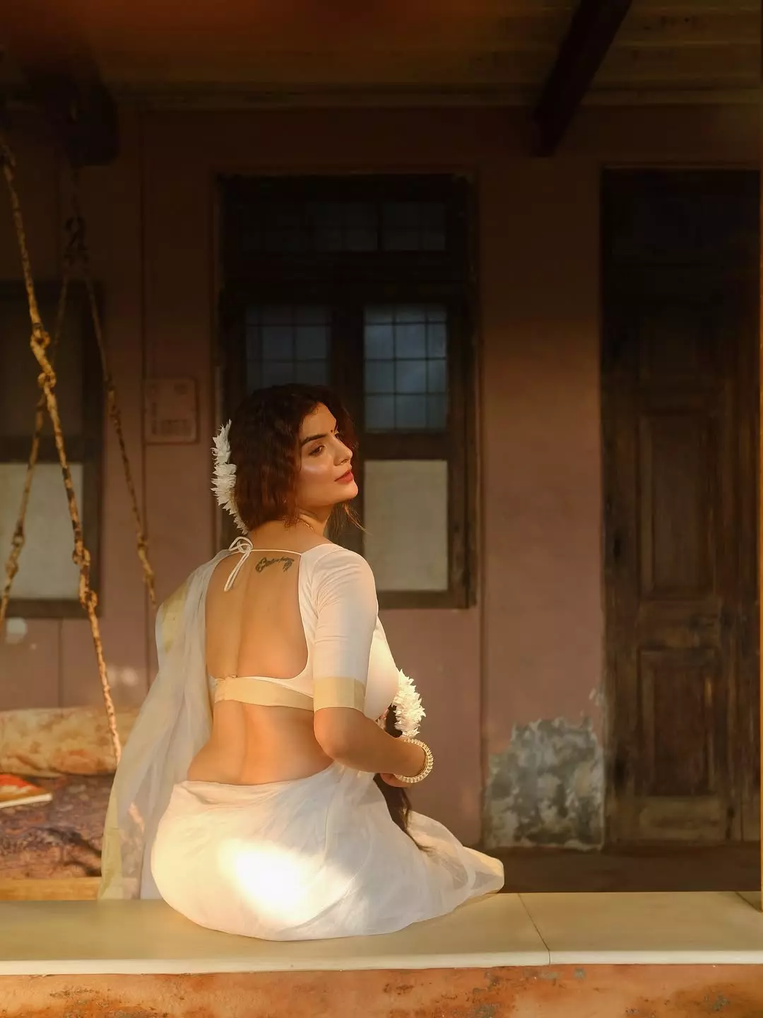 Anveshi Jain’s In Kerala Saree Is Pure Beauty