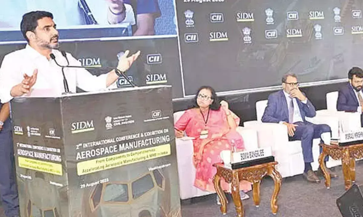 జగన్ మూడు రాజధానులకు బిగ్ ట్విస్ట్ ఇచ్చిన లోకేష్ !