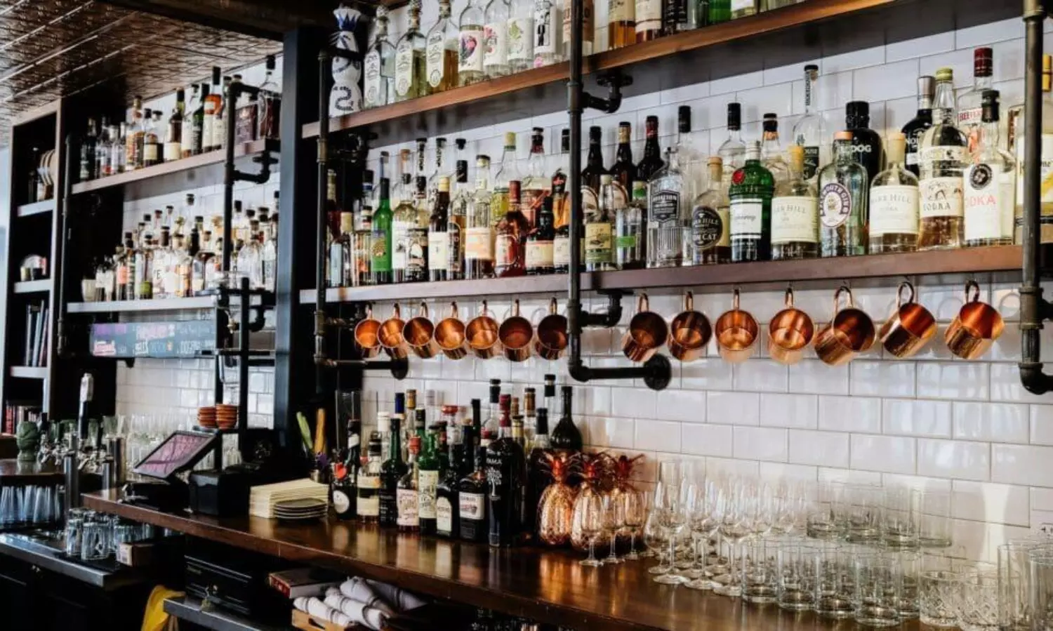 ఎమ్మెల్యేలకు భయపడి బార్ లకు బిడ్ వేయలేదా ?