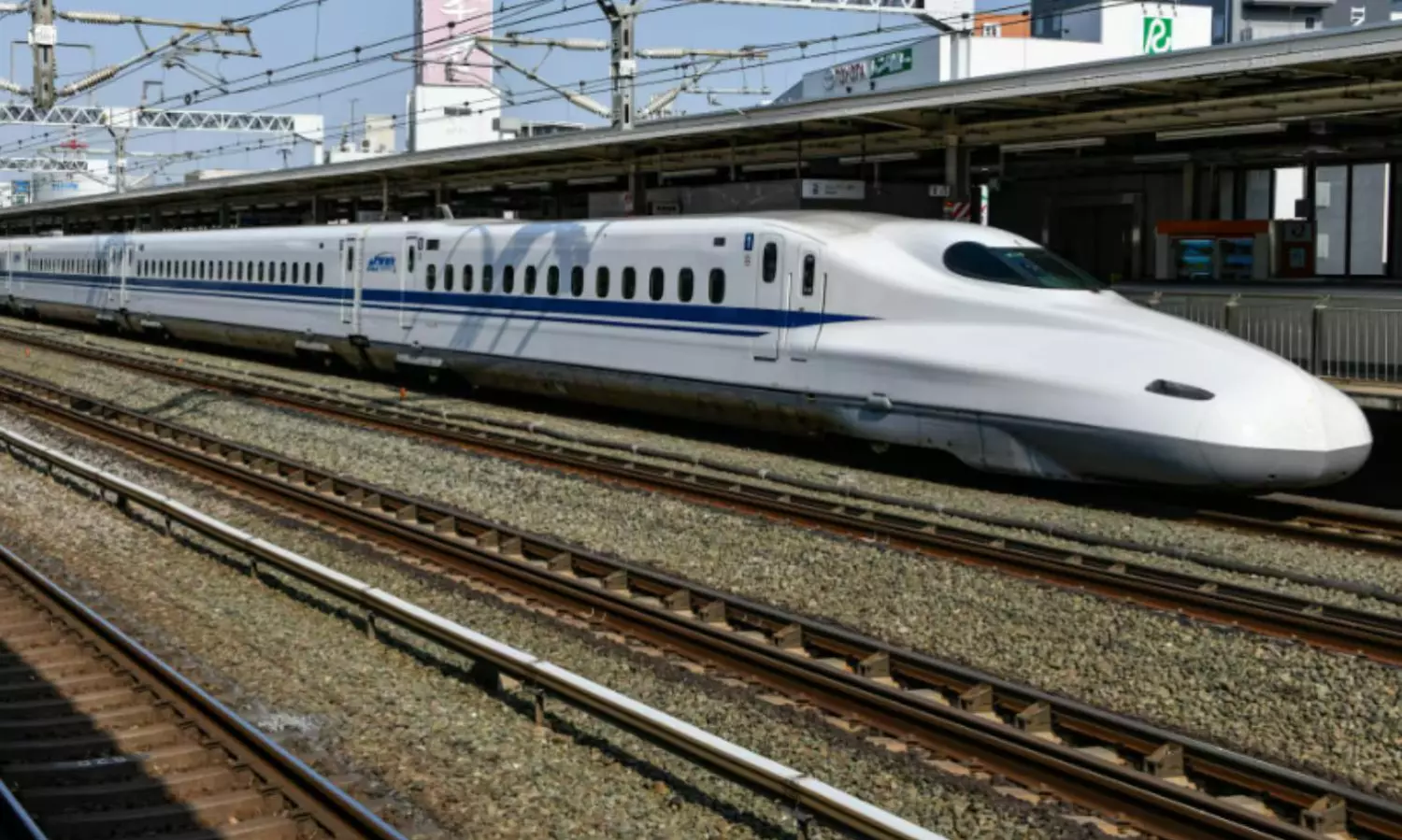 జపాన్ బుల్లెట్ ట్రైన్ ముందు భాగం పొడవు ఎందుకుంటుందో తెలుసా? జపాన్ బుల్లెట్ ట్రైన్ ముందు భాగం పొడవు ఎందుకుంటుందో తెలుసా?