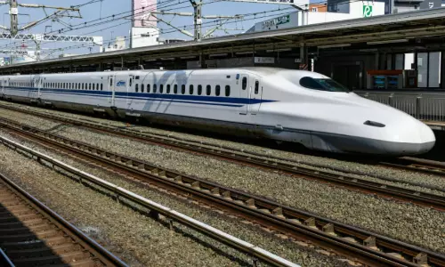జపాన్‌ బుల్లెట్‌ ట్రైన్‌ ముందు భాగం పొడవు ఎందుకుంటుందో తెలుసా?
