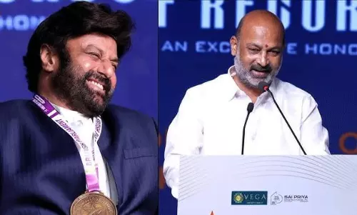 అవ‌మానాలు ఎదురైనా నిల‌బ‌డ్డ‌ హీరో: బండి సంజ‌య్