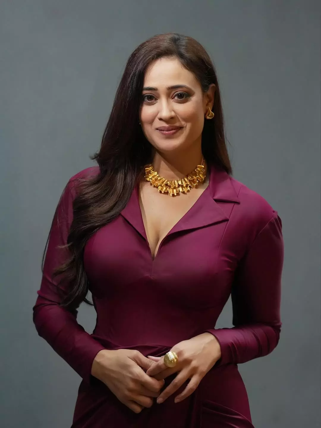 Shweta Tiwari Turns Heads in a Chic Maroon Dress Shweta Tiwari Turns Heads in a Chic Maroon Dress