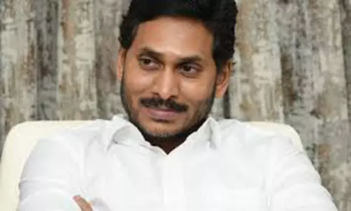 జగన్ నిశ్శబ్ధం వ్యూహమా? బలహీనతా? జగన్ నిశ్శబ్ధం వ్యూహమా? బలహీనతా?