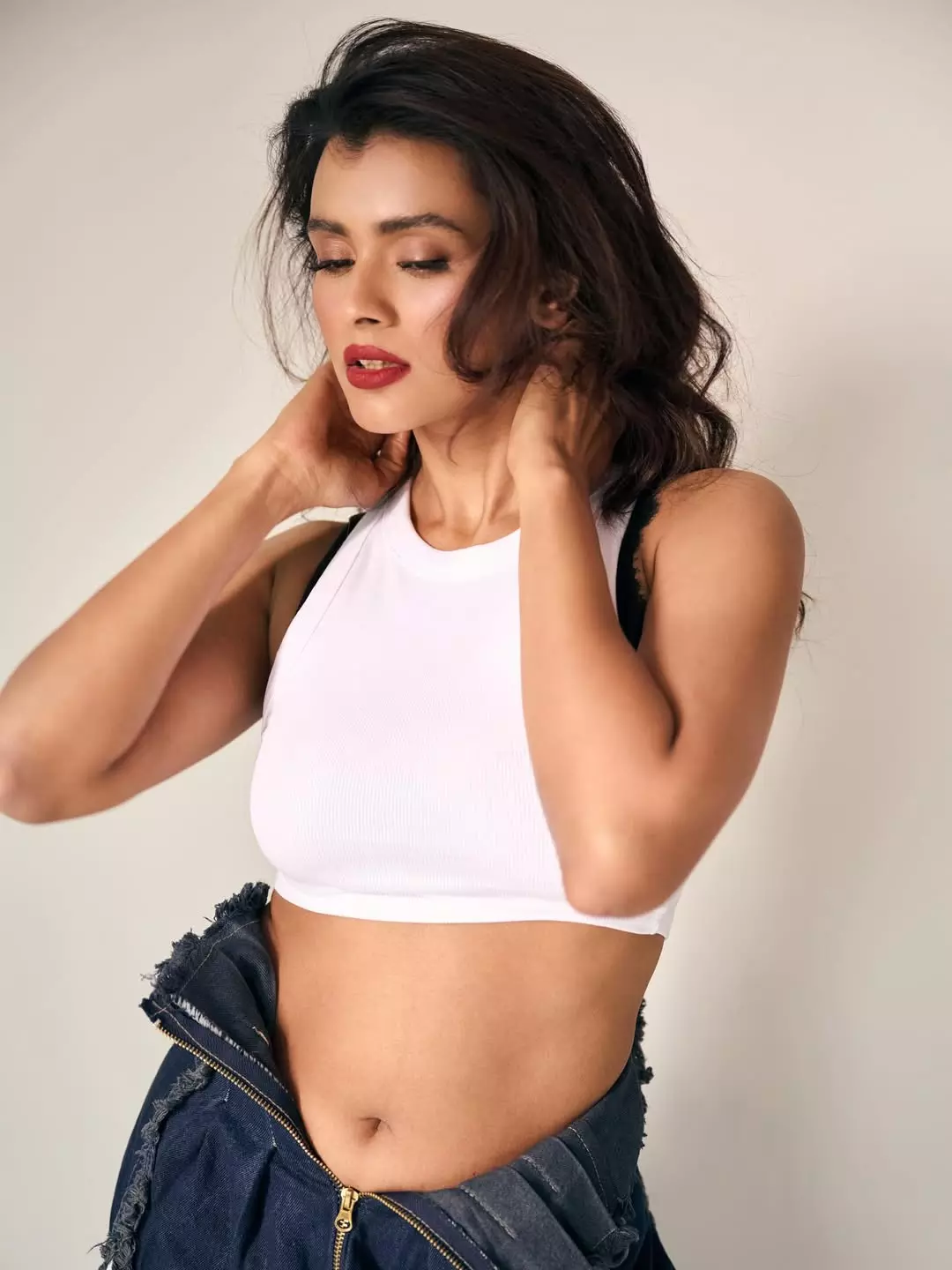 Hebah Patel’s Style zis Worth All the Hype Hebah Patel’s Style zis Worth All the Hype