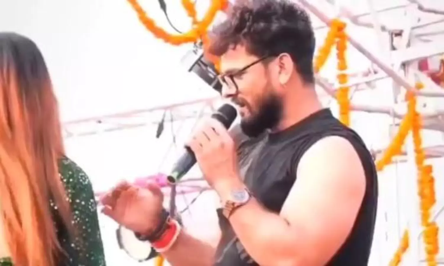 స్త్రీల‌ పై మ‌రో భోజ్‌పురి న‌టుడి అస‌భ్య‌క‌ర వ్యాఖ్య‌లు