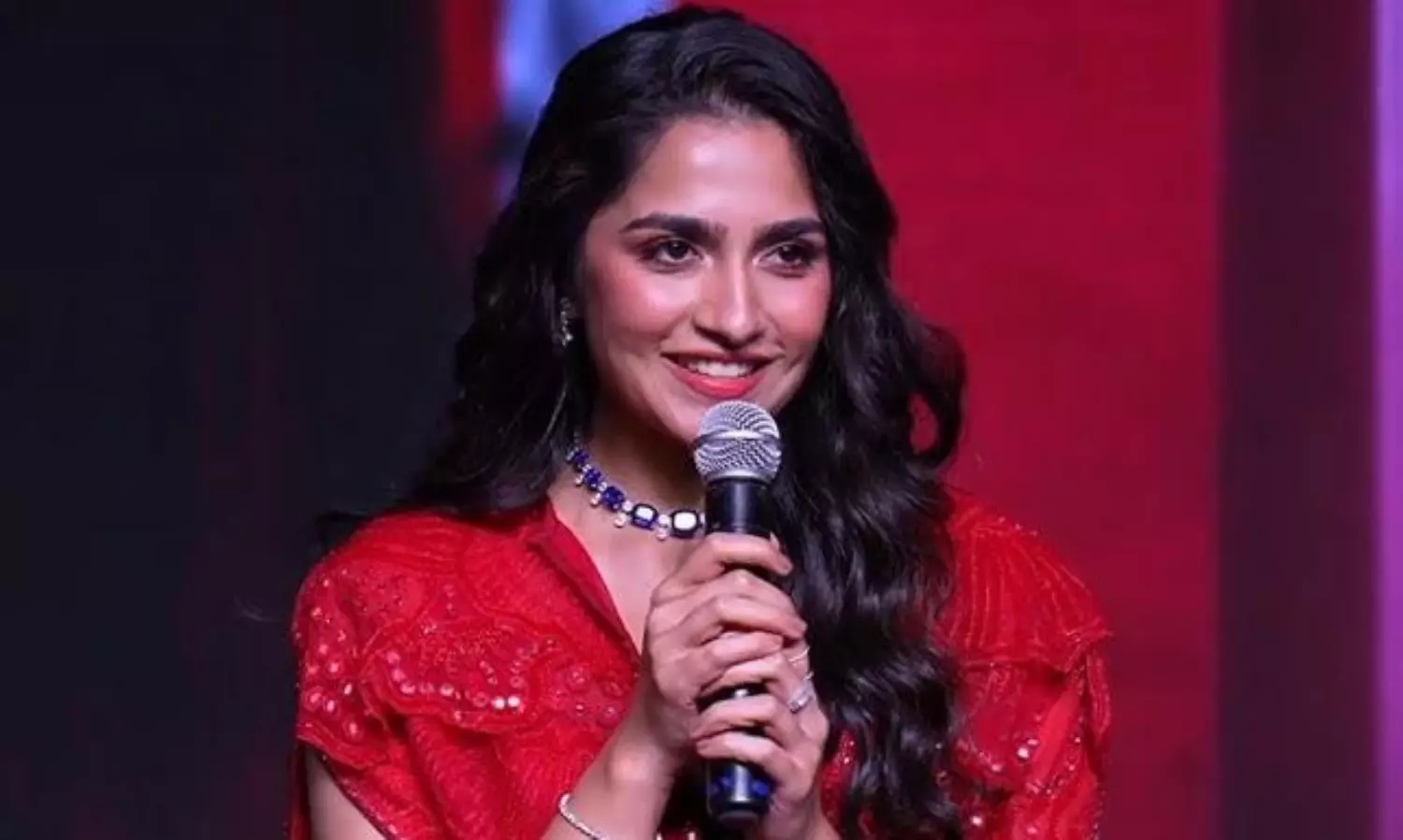 ఎన్టీఆర్ డ్రాగన్ లో రుక్మిణి.. ఆ స్టార్ హీరోలతో కూడా ఛాన్స్.. లైనప్ అదర్స్! ఎన్టీఆర్ డ్రాగన్ లో రుక్మిణి.. ఆ స్టార్ హీరోలతో కూడా ఛాన్స్.. లైనప్ అదర్స్!