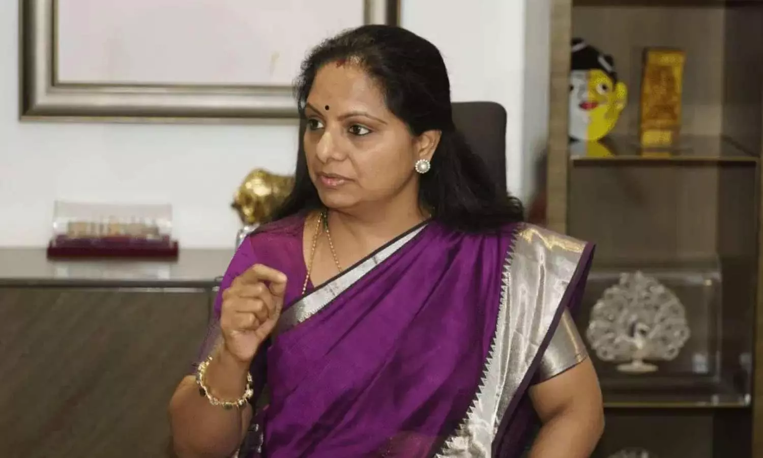 అమెరికా నుంచి *కొత్త ప‌ద‌వి*తో దిగిన క‌విత‌..