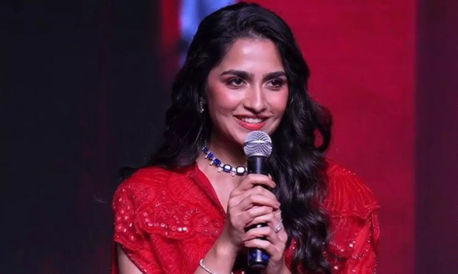 నేష‌న‌ల్ క్ర‌ష్ పైనే రుక్మిణీ వసంత్ పంచ్!