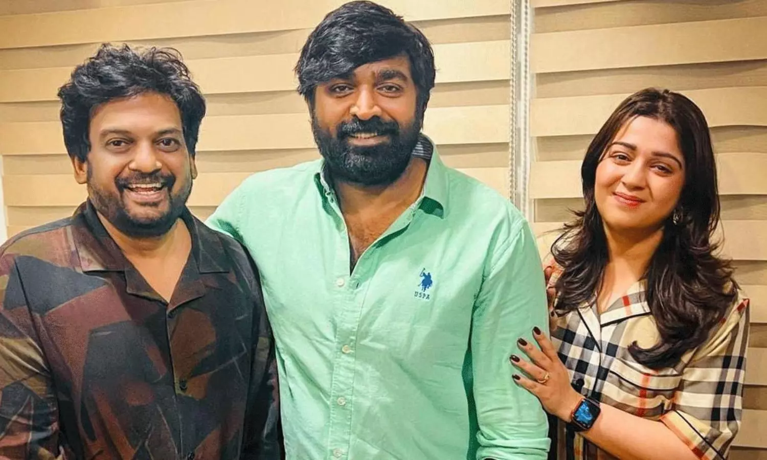 ముంబైలో పూరి..గుడ్డలూడదీసి మరీ! ముంబైలో పూరి..గుడ్డలూడదీసి మరీ!