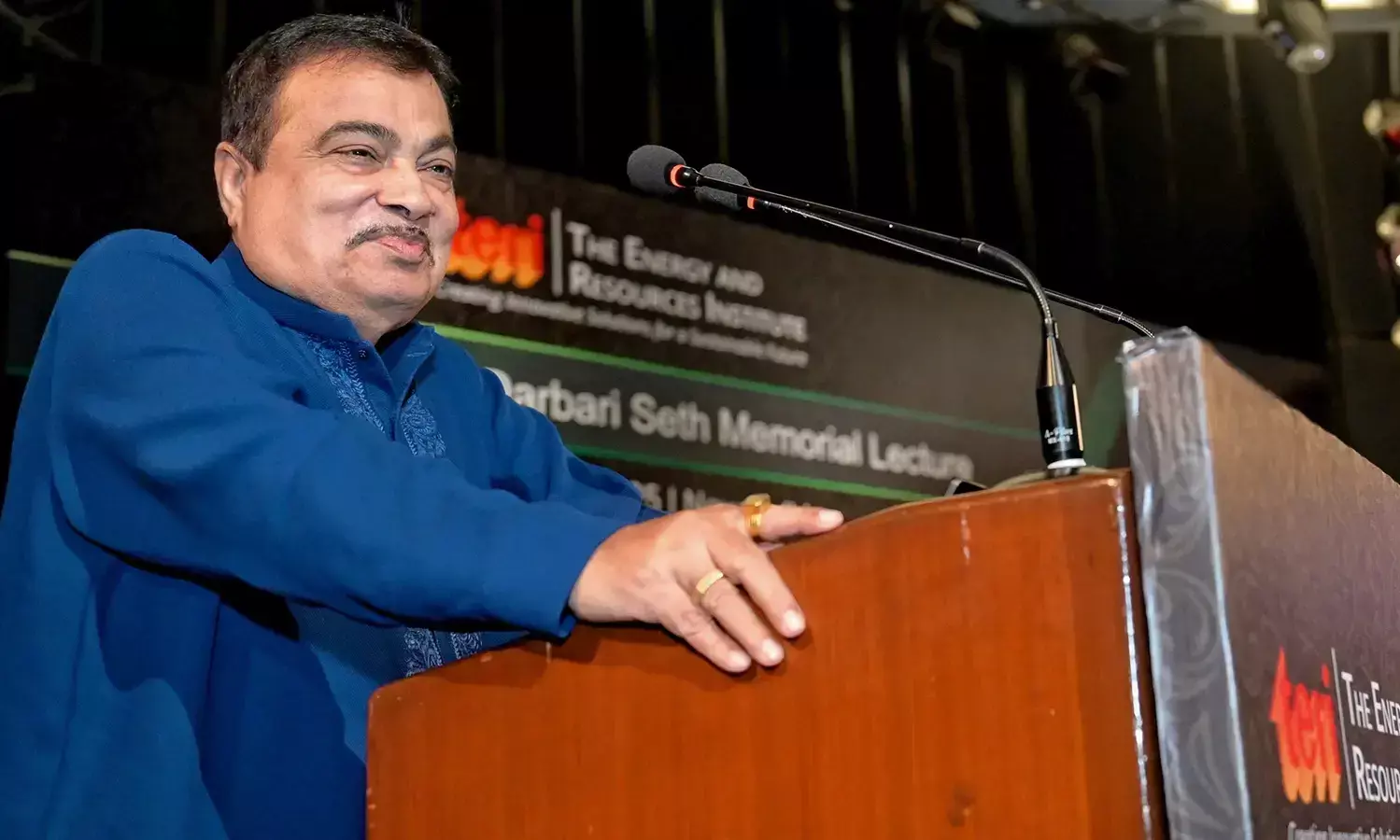 రాజకీయాల్లో నిజాల పై నిషేధం.. గడ్కారీ ఏం చెప్పారు సార్