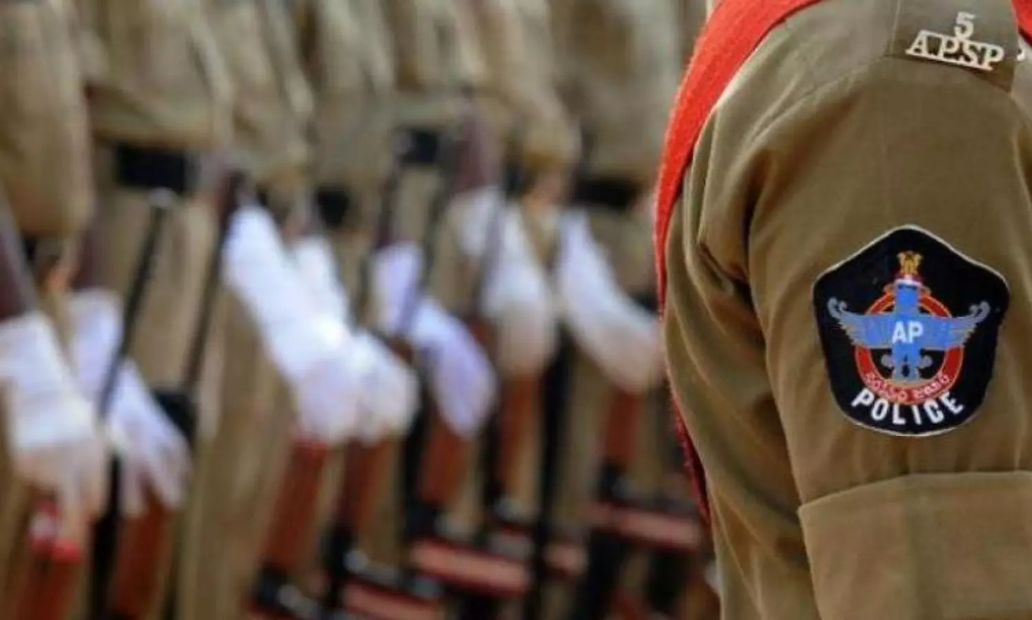 సైబర్ కమాండోస్ గా కొత్త కానిస్టేబుల్స్.. సైబర్ మోసాలపై ఏపీ ప్రభుత్వం సర్కారు యాక్షన్ సైబర్ కమాండోస్ గా కొత్త కానిస్టేబుల్స్.. సైబర్ మోసాలపై ఏపీ ప్రభుత్వం సర్కారు యాక్షన్