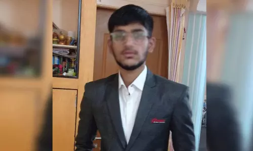 యూకేలో రోడ్డు ప్రమాదం.. ఇద్దరు తెలుగు విద్యార్థుల మృతి యూకేలో రోడ్డు ప్రమాదం.. ఇద్దరు తెలుగు విద్యార్థుల మృతి