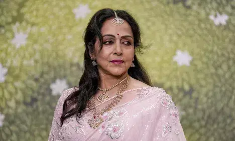 డ్రీమ్‌ గర్ల్‌ చేసిన పనికి అంతా షాక్‌..!