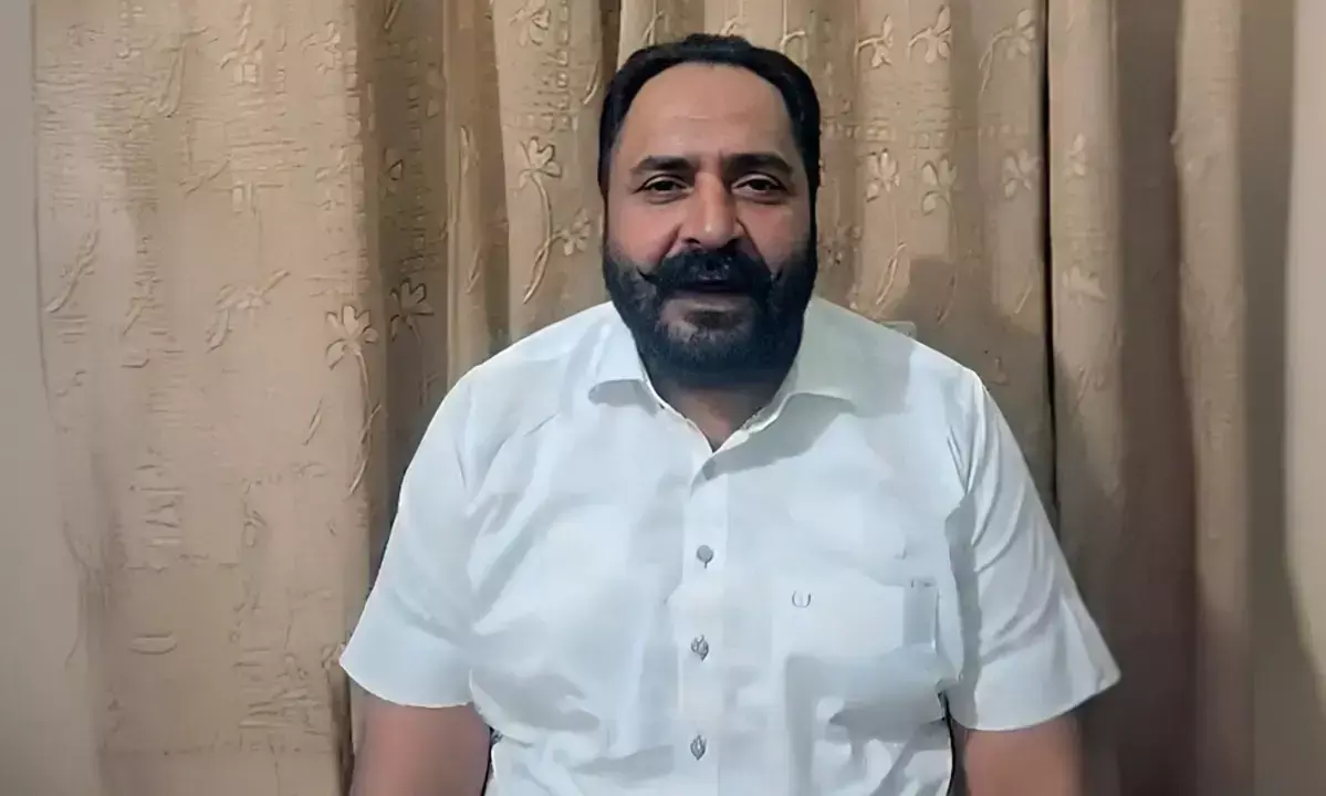 పోలీసులకు షాకిచ్చిన ఎమ్మెల్యే... కస్టడీ నుంచి పరార్