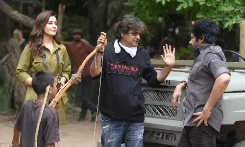 పవన్ కళ్యాణ్ బర్తడే స్పెషల్.. ఉస్తాద్ సెట్ నుంచి ఫొటోస్ లీక్ చేసిన రాసి ఖన్నా!