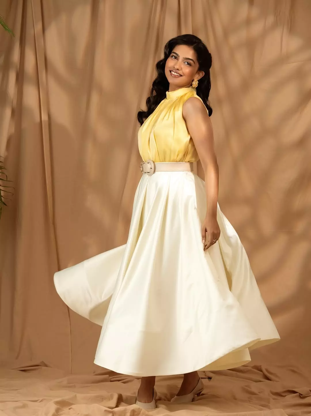 Mamitha Baiju in Love With Yellow Mamitha Baiju in Love With Yellow