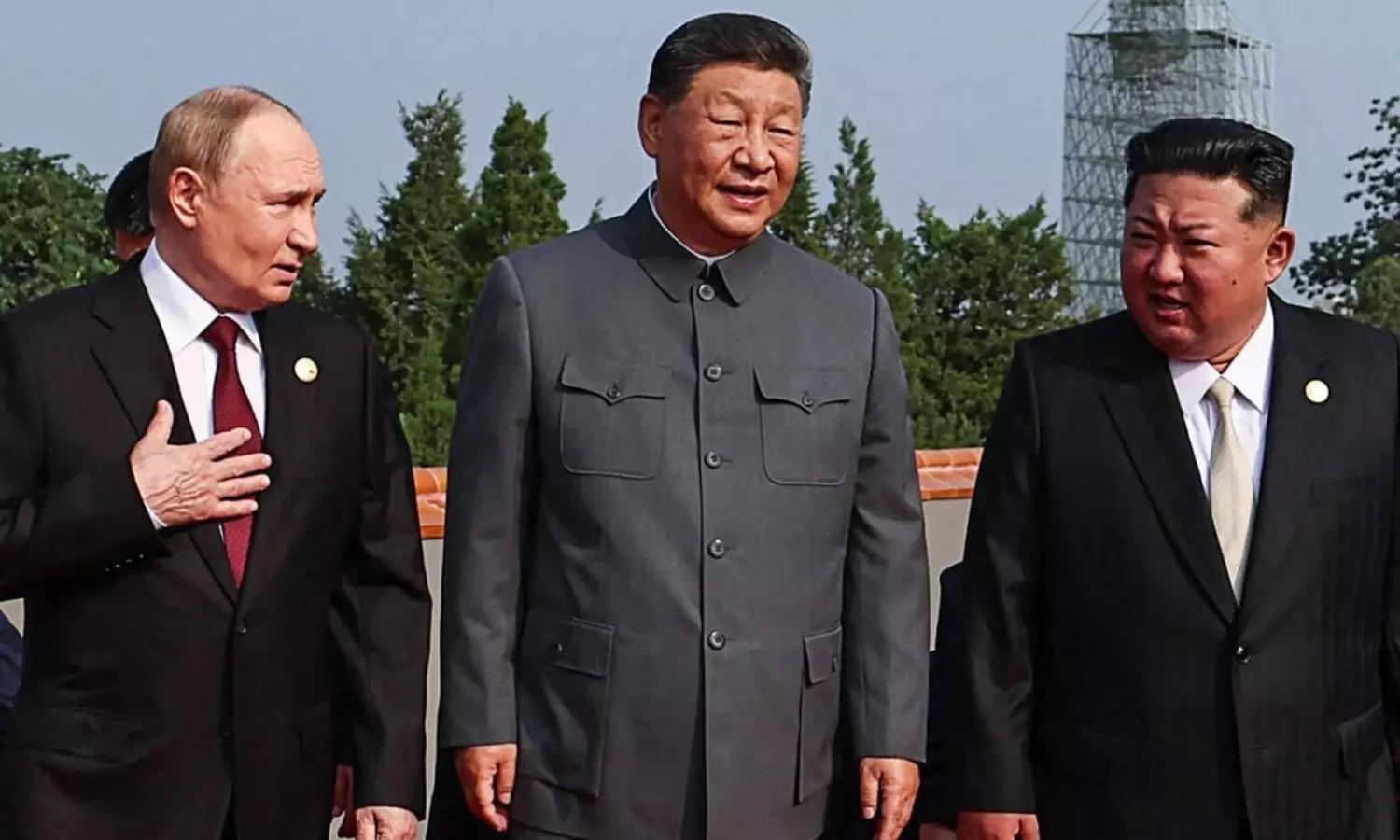 కుడి చేతిన పుతిన్.. ఎడమ చేతిన కిమ్.. చైనా అధినేత వెంట 26 దేశాధినేతలు