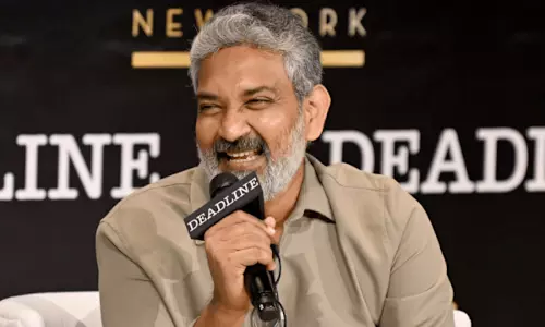 సైలెంట్‌గా రాజ‌మౌళికి చెక్ పెడుతున్న ద‌ర్శకుడు!?