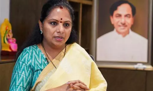 హరీష్, సంతోష్ ఇంట్లో బంగారం ఉంటే కేసీఆర్ ఏమి చేసిండు కవిత?