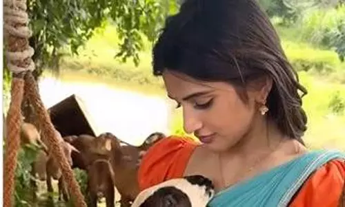 గొర్రె పిల్లతో శ్రీలీల ముచ్చట్లు.. ఫేమస్ సీన్ రీక్రియేషన్ చూశారా?