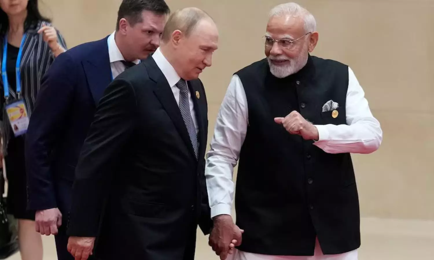 ట్రంప్ తో 30 సెకన్ల మాటల్ని మోడీకి ముప్పావు గంట చెప్పిన పుతిన్?