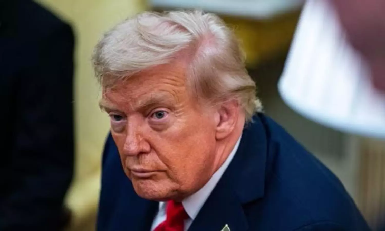 ట్రంప్ సుంకాల షాకులు.. అమెరికన్లకు వాతలు ట్రంప్ సుంకాల షాకులు.. అమెరికన్లకు వాతలు