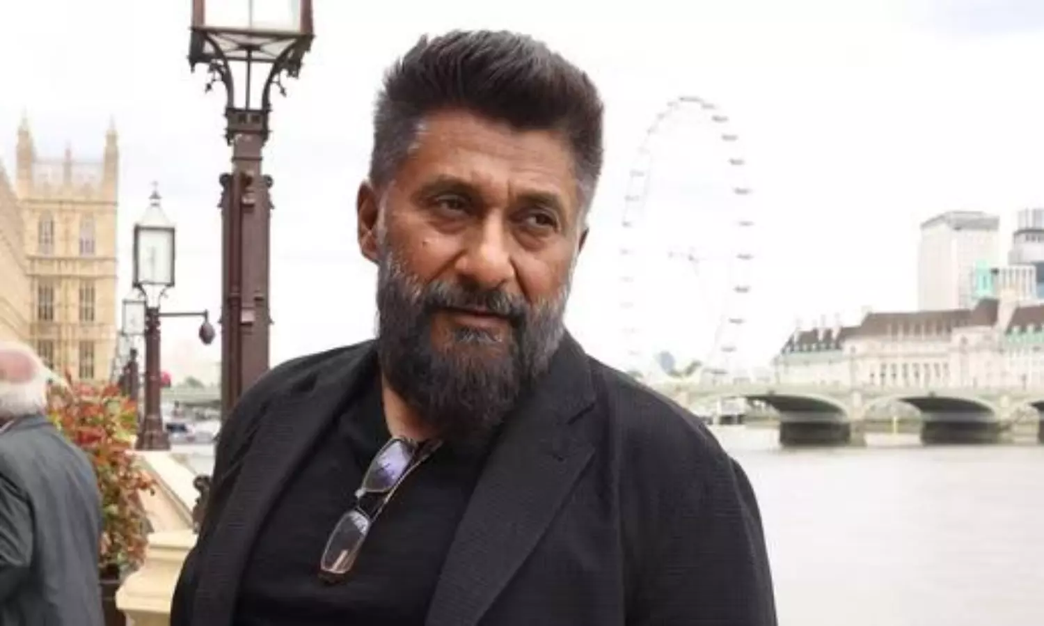 ప్ర‌భుత్వం రాజ్యాంగానికి వ్య‌తిరేకంగా వెళ్తోంద‌న్న డైరెక్ట‌ర్