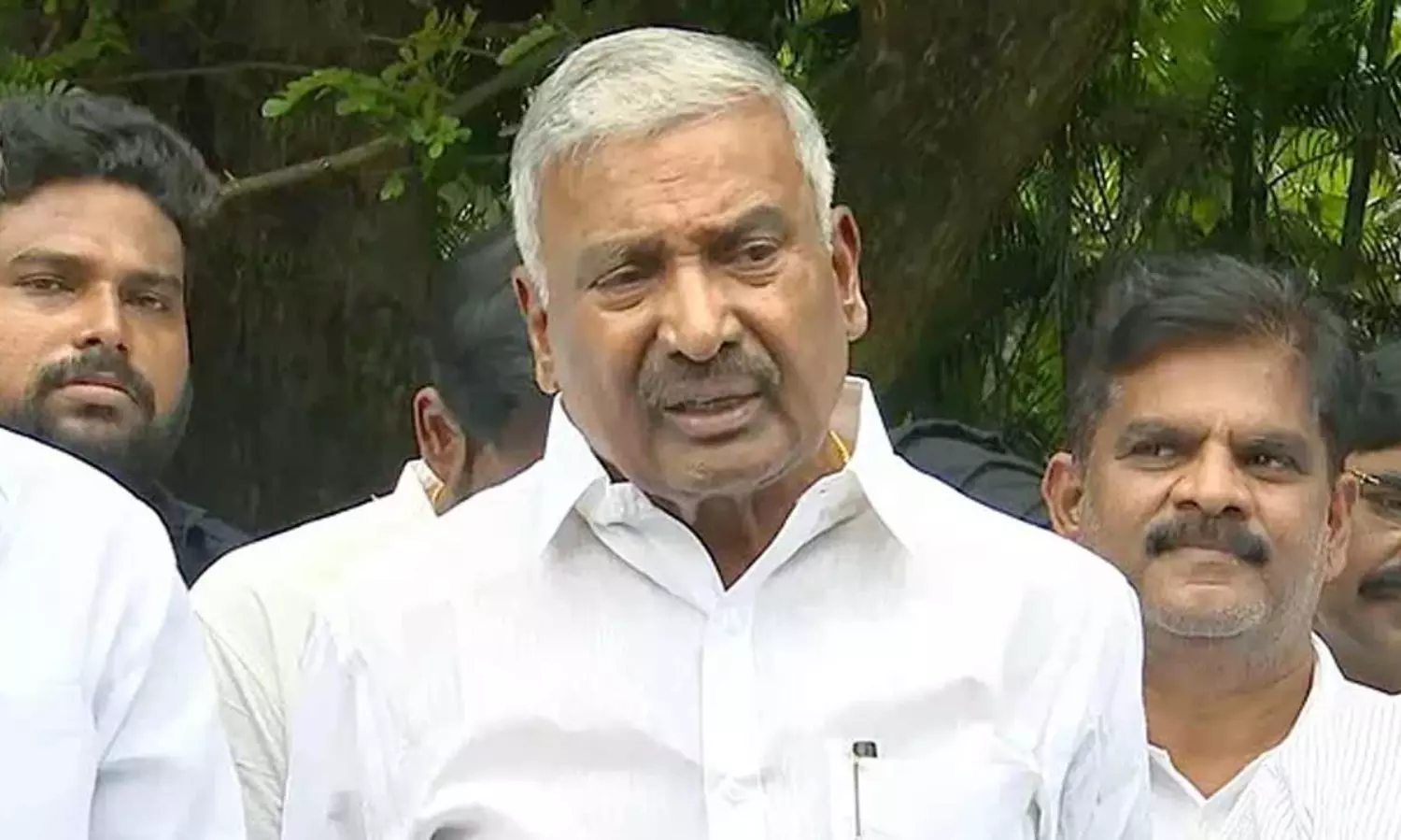 పెద్దిరెడ్డికి సీనియర్ల అండదండలు