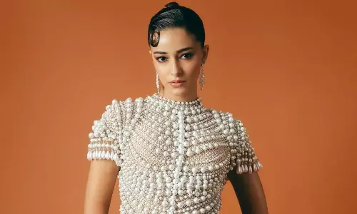 పగడపు ముత్యంలా మెరిసిపోతున్న అనన్య.. చందమామ కూడా నీ ముందు తక్కువే సఖి!