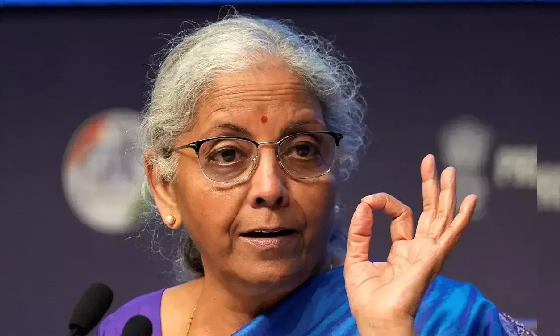 హవాయి చెప్పులు.. బెంజ్ కారు.. నిర్మలమ్మ చెప్పిన పన్నుల కథ