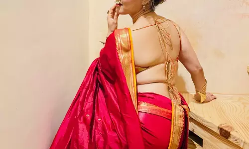 Manjari Fadnis Shares Traditional Marathi Look