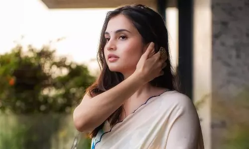 రెండు క‌ళ్లు మూసుకున్నా.. లాగు మ‌రి నీ వైపు!