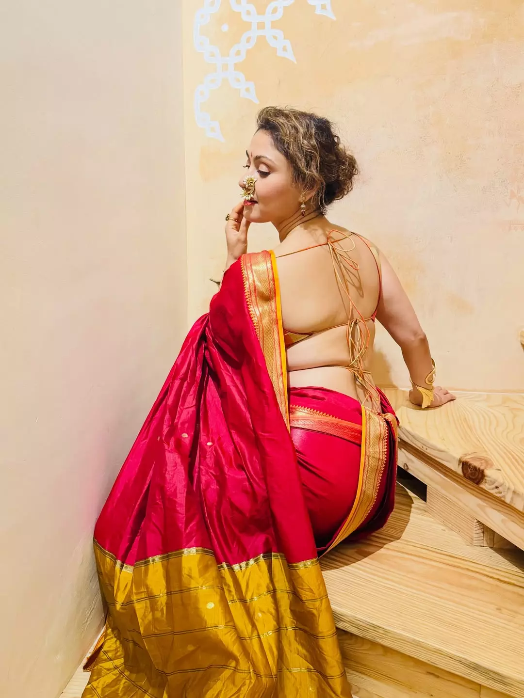 Manjari Fadnis Shares Traditional Marathi Look