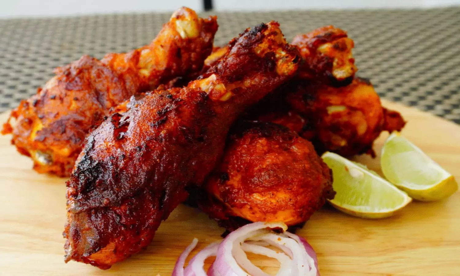 గ్రిల్ చికెన్ లో లెగ్ పీస్ లేదు.. హోటల్ కు భారీ ఫైన్ గ్రిల్ చికెన్ లో లెగ్ పీస్ లేదు.. హోటల్ కు భారీ ఫైన్