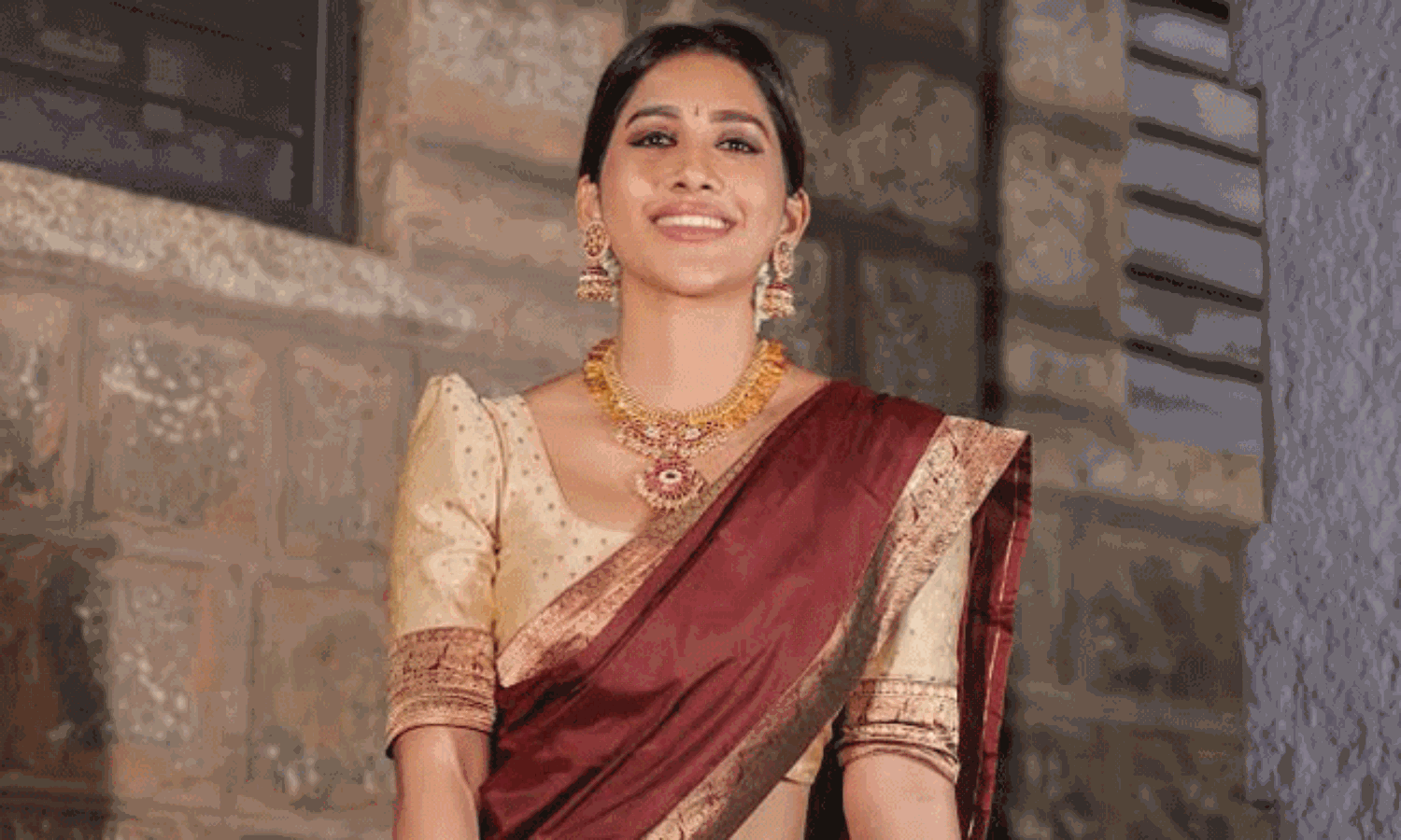 హీరోయిన్సా మజాకా.. సెంటర్ ఆఫ్ అట్రాక్షన్ గా నిలిచిన ఓనం శారీస్ !