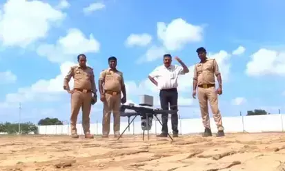 మీరట్ లో న్యూ*డ్ గ్యాంగ్ హడలెత్తిస్తోంది