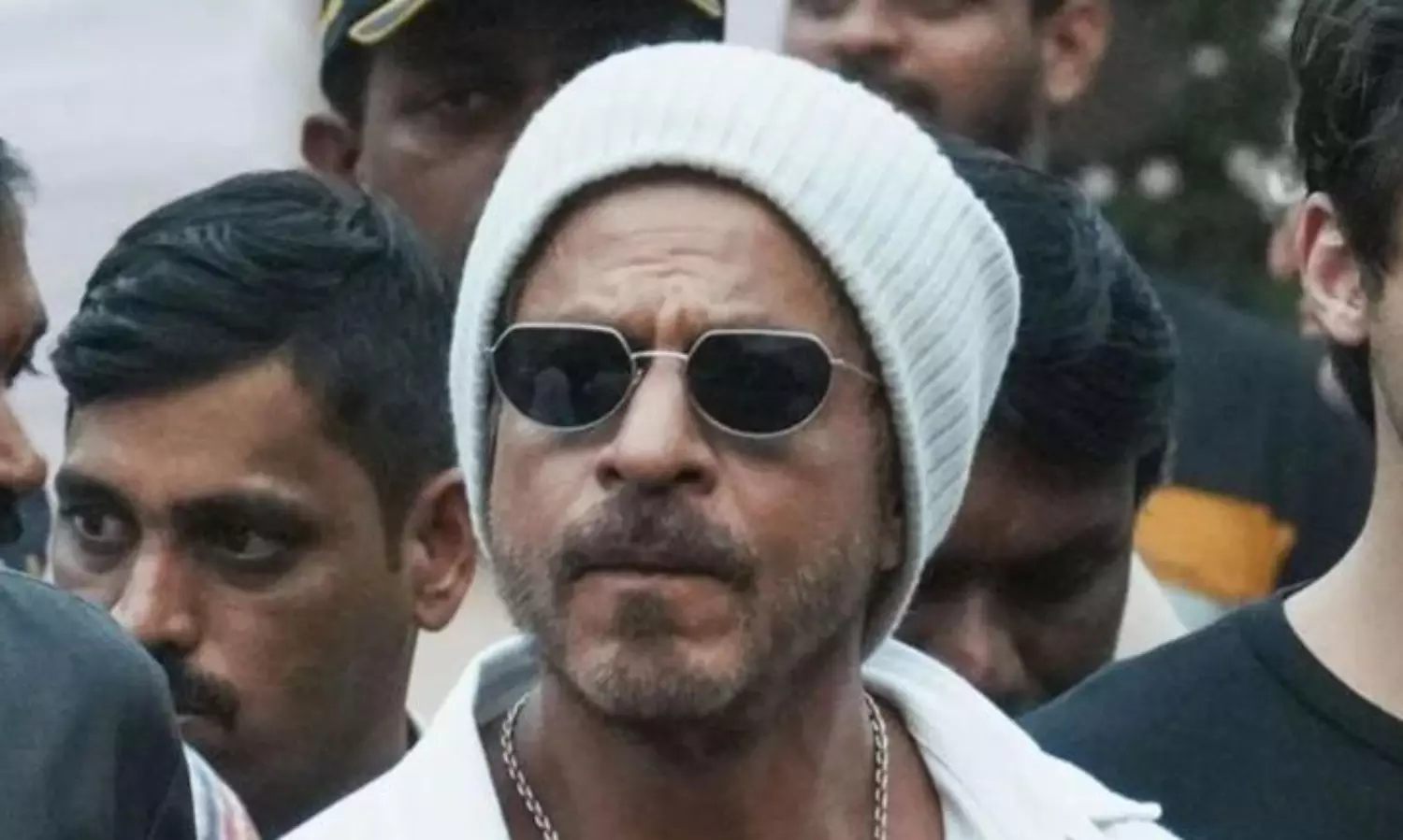 గ్రే హెయిర్‌తో షాకిచ్చిన కింగ్ కొత్త లుక్