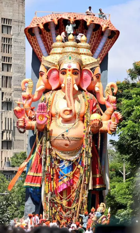 Khairatabad Ganesh Idol Immersed in Hussain Sagar with Grand Sobha Yatra