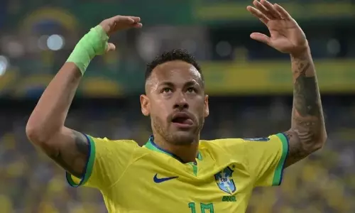 స్టార్ ఫుట్ బాలర్ కు 10 వేల కోట్ల ఆస్తి రాసిచ్చేసిన అజ్ఞాత అభిమాని