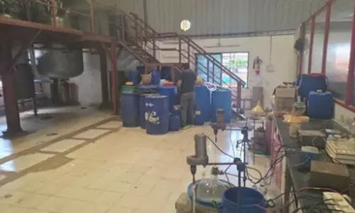 ఎంతకు తెగించార్రా.. హైదరాబాద్ లో ఏకంగా డ్ర*గ్స్ ఫ్యాక్టరీ పెట్టేశారు