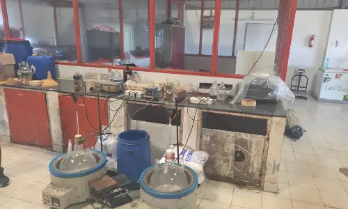 ముంబైలో తీగలాగితే హైదరాబాద్ లో డ్రగ్స్ ఫ్యాక్టరీ.. మాస్టర్ మైండ్ ఓ ఐటీ ప్రొఫెషనల్..